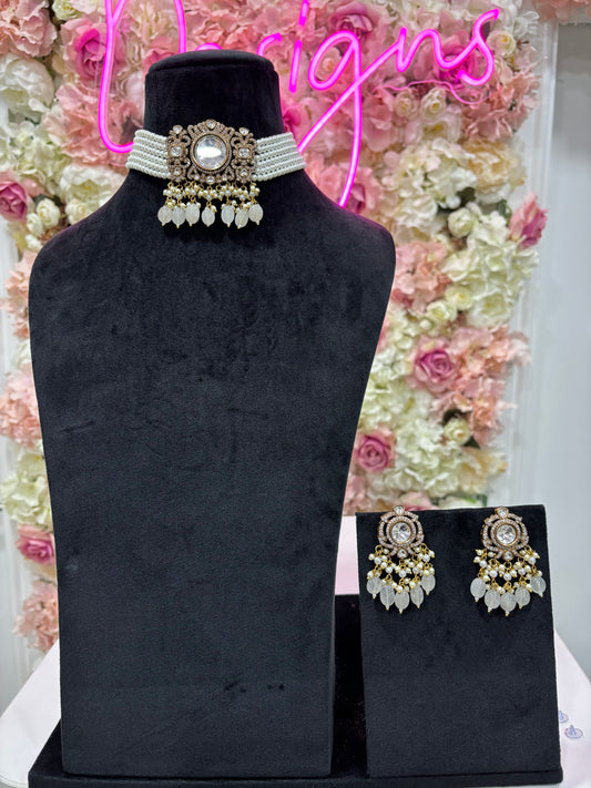 Uncut kundan choker set